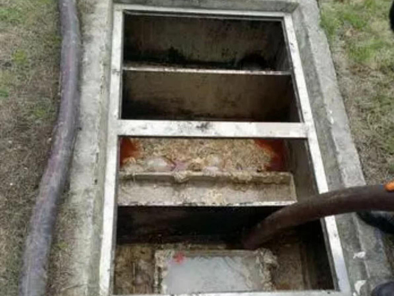 湾岭镇隔油池清理