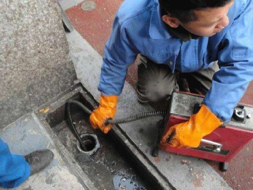 湾岭镇疏通下水道