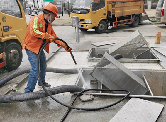 湾岭镇隔油池清理